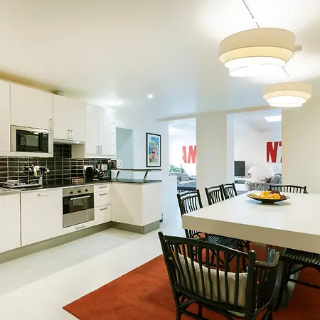Modern 3 Bedrooms 3 Baths Full Center Of *
