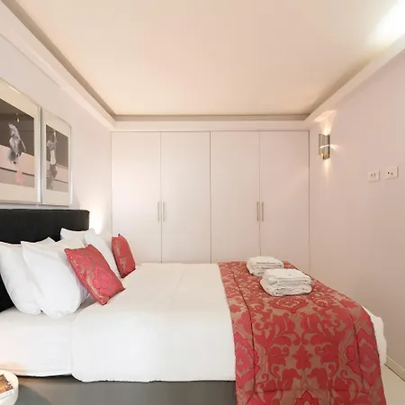Modern 3 Bedrooms 3 Baths Full Center Of