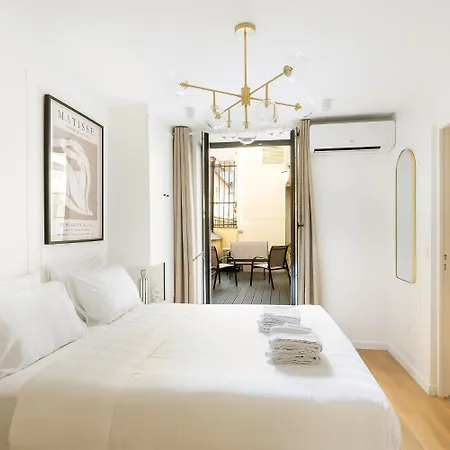 Modern 3 Bedrooms 3 Baths Full Center Of Apartment *