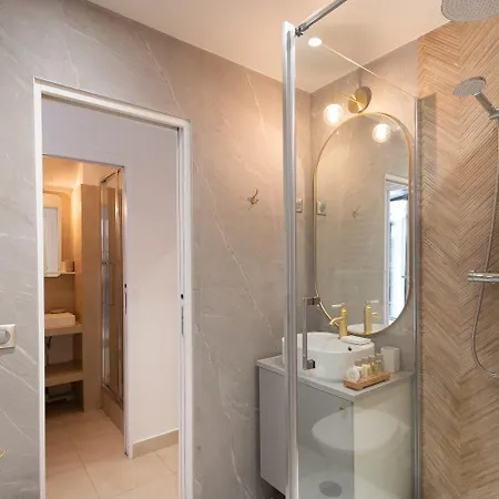 Apartment Modern 3 Bedrooms 3 Baths Full Center Of
