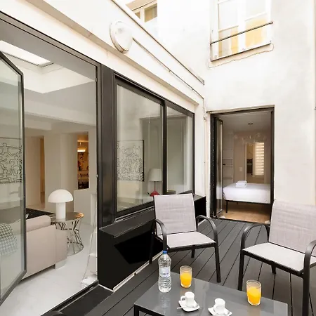Modern 3 Bedrooms 3 Baths Full Center Of Paris