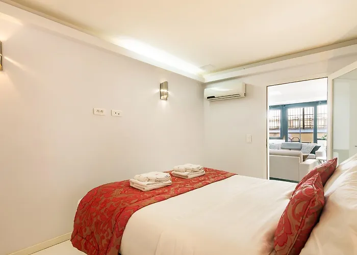 Modern 3 Bedrooms 3 Baths Full Center Of Paris